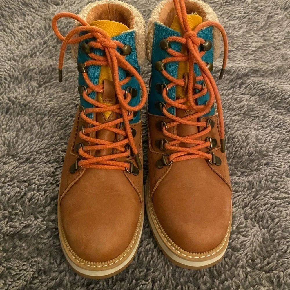 TOMS Women’s Mesa Hiking Boots